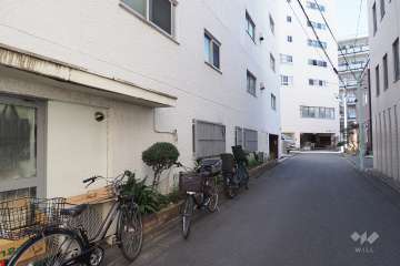 敷地北東側の前面道路