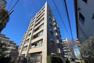 サーパス芦花公園の外観（南東側から）