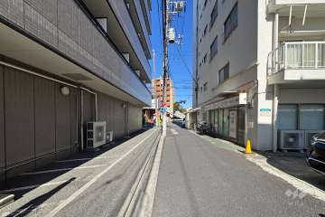 敷地北西側の前面道路