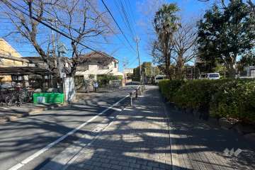 敷地北西側の前面道路