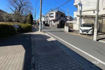 敷地北西側の前面道路　