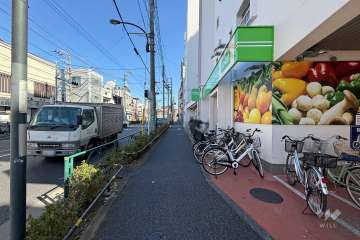 敷地北西側の前面道路