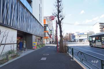 敷地北側の前面道路