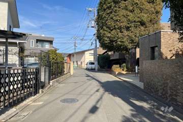 敷地北西側の前面道路　