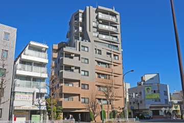 キャニオングランデ荻窪の外観（西側から）