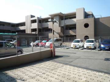 敷地内駐車場（機械式）
