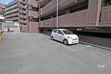 敷地内駐車場（屋外平面式）