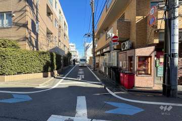 敷地北西側の前面道路　