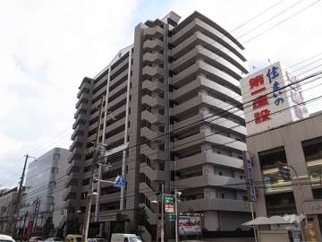 レジース川西中央の外観（北西側から）