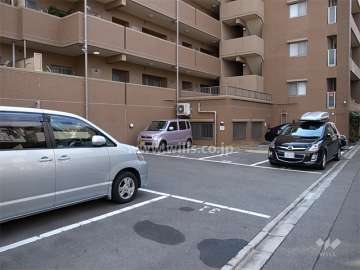 敷地内駐車場（屋外平面式）