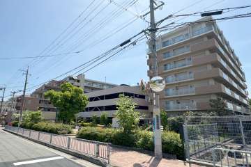 ジーパーク北伊丹の外観（北西側から）