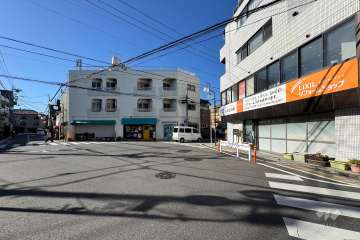 敷地南東側の前面道路　