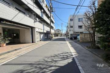 敷地南側の前面道路