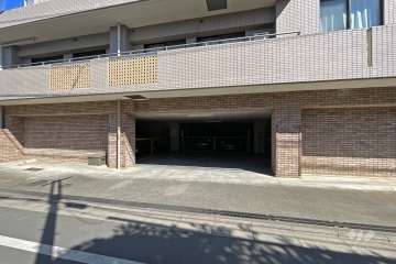 敷地内駐車場（屋内機械式）