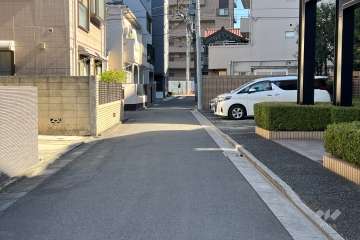 敷地北側の前面道路