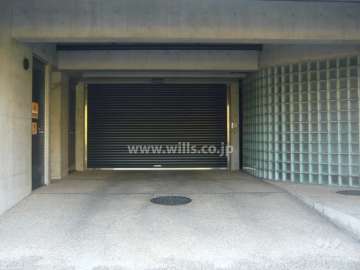 駐車場出入り口