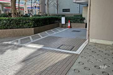 敷地内駐車場（屋外平面式）