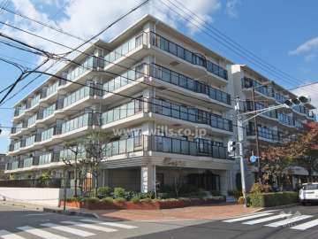 芦屋川ビューハイツの外観（南東側から）