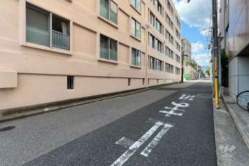 敷地東側の前面道路