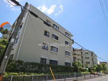 周辺は区画の整った住宅地です