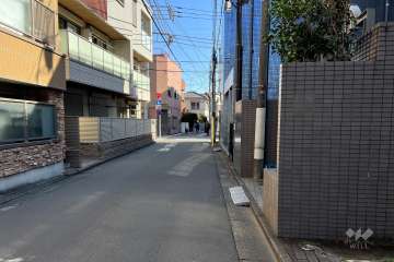 敷地北側の前面道路