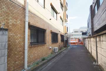 敷地南側の前面道路