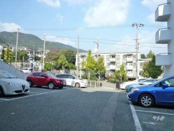 敷地内駐車場（屋外平面駐車場）