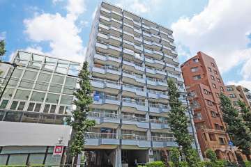 ライオンズマンション西荻の外観（西側から）