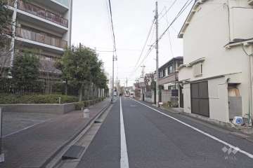 敷地東側の前面道路