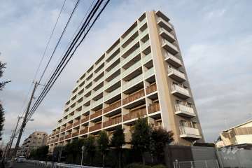 プレサンスロジェ荻窪桃井ザパークの外観（南西側から）