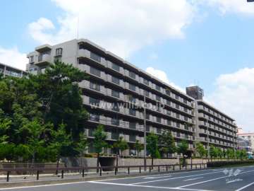 洋伸芦屋楠町マンションの外観（南西側から）