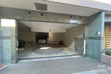 敷地内駐車場（屋内械式）
