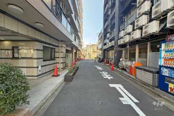 敷地西側の前面道路　