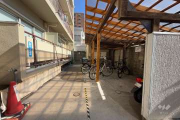 駐輪場・バイク置場（屋根付き）