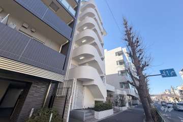 ベルエア新高円寺の外観（北東側から）