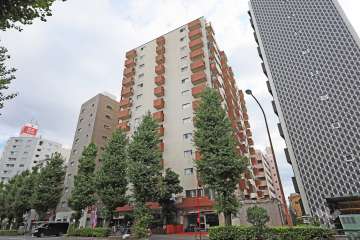 高円寺プラザの外観（北西側から）