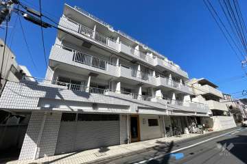 エスカイア浜田山の外観（南東側から）