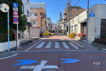 敷地北側の前面道路