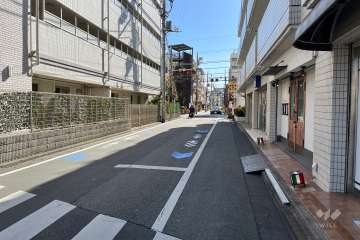 敷地東側の前面道路