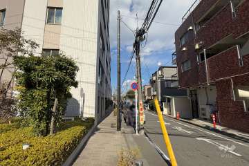 敷地東側の前面道路