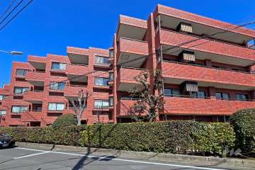 ライオンズヴィアーレ浜田山の外観（南西側から）