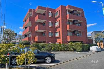 ライオンズヴィアーレ浜田山の外観（南東側から）