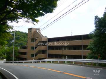 朝日プラザ芦屋山手2番館の外観（北側から）