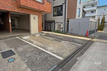 敷地内駐車場（屋外平面式）