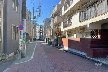 敷地東側の前面道路