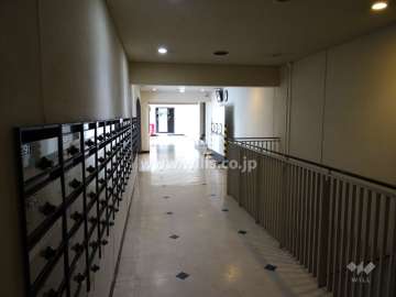 エントランスホール