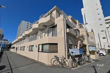 シルバーパレス方南町の外観（南東側から）