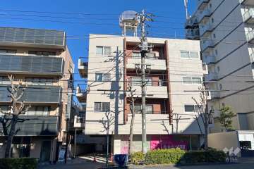 マンション方南町二葉の外観（南西側から）
