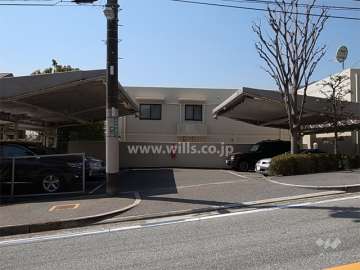 敷地東側にある敷地内駐車場（平面式）