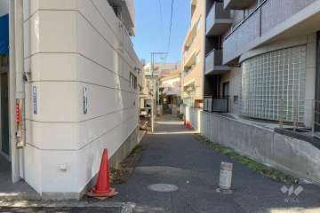 敷地北側の前面道路